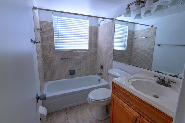 Building Photo - 89 Canterbury D