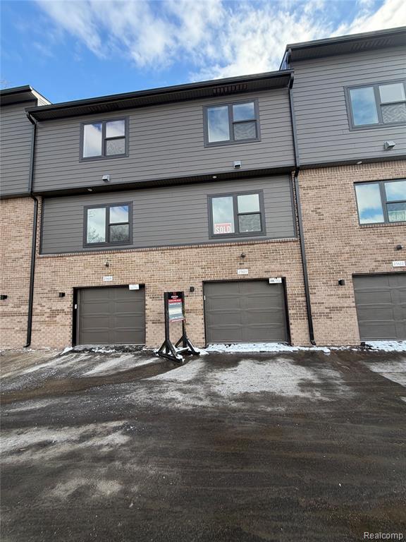 Building Photo - 23614 Parkview Ln