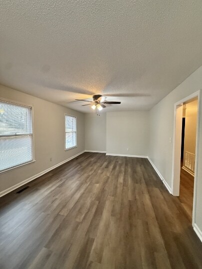 Building Photo - 2206 Country Club Ln