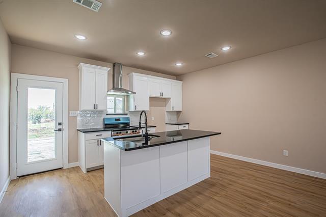 Building Photo - 120 Brookview Dr