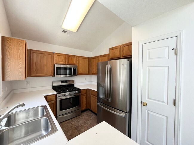 Building Photo - Charming Newly Remodeled 3BD, 2BA Raleigh ...