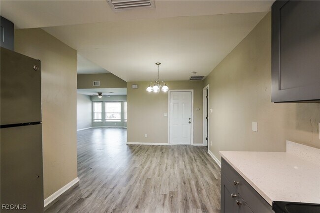 Building Photo - 1411 SE 17th Terrace