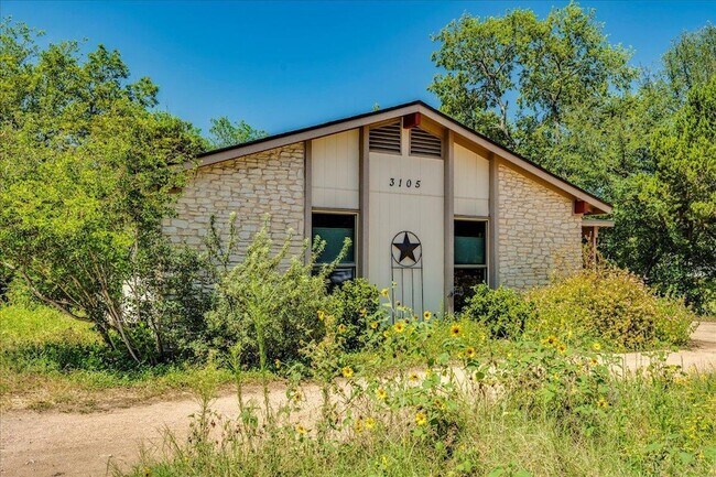 Building Photo - 3105 Steck Ave