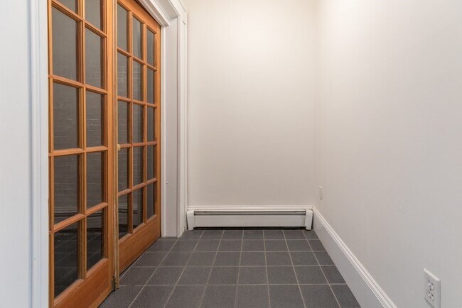 Building Photo - 87 Waltham St