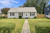 Building Photo - Freshly Renovated Ranch Ready for Move-In
