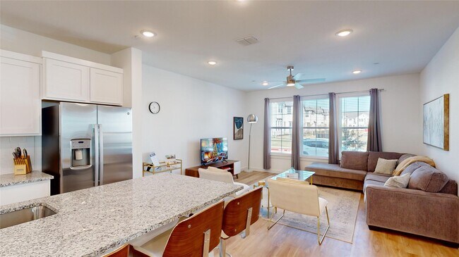 Building Photo - 2906 ELLE DR