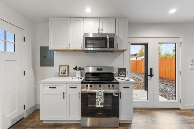 Building Photo - 1316 Grand Ave