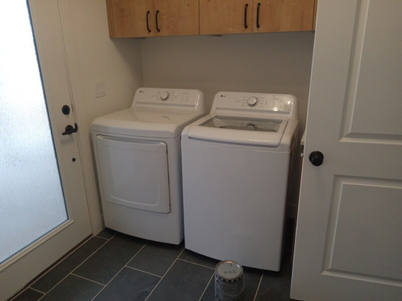 Building Photo - 563 Eagle Dr