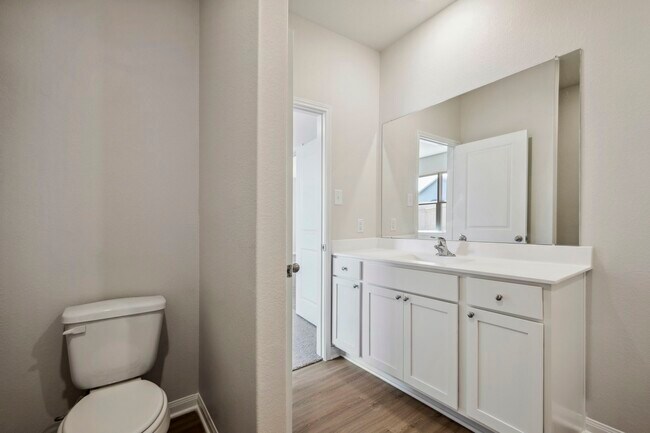 Building Photo - 335 Kingston Wy