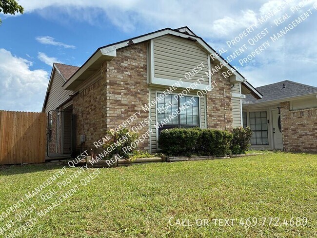 Building Photo - 2402 Sunflower Dr
