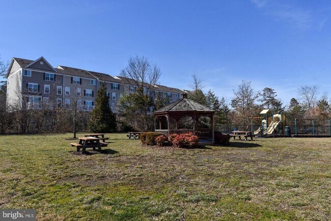 Building Photo - 45740 Winding Branch Terrace