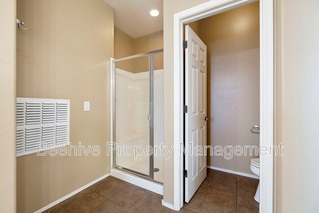 Building Photo - 2314 W Jake Haven