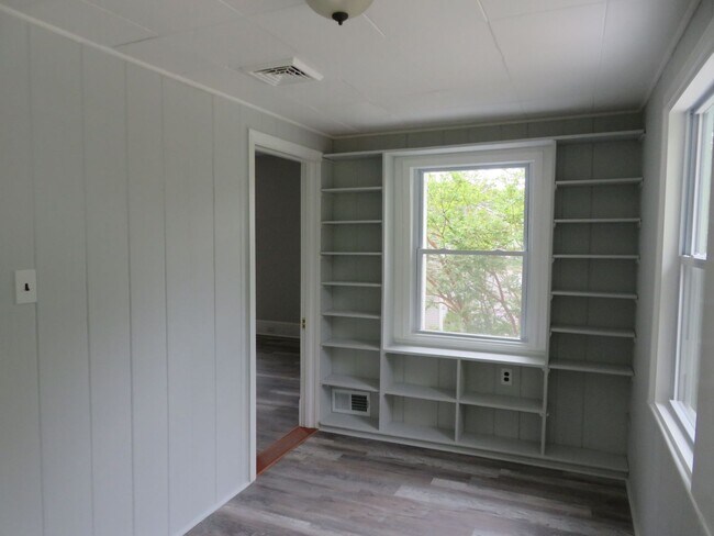 Building Photo - Brace yourself, because this Walnut Hill beauty doesn’t just turn heads — it demands a double-tak...