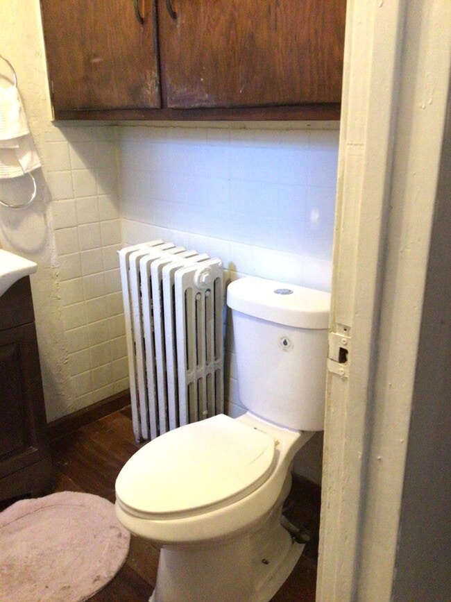 Building Photo - 520-522 Woodvale Ave