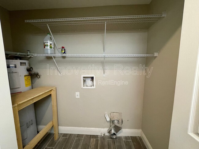 Building Photo - 6518 Cocos Dr