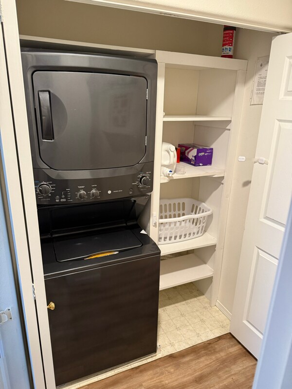 Building Photo - 583 Ocean Point Dr