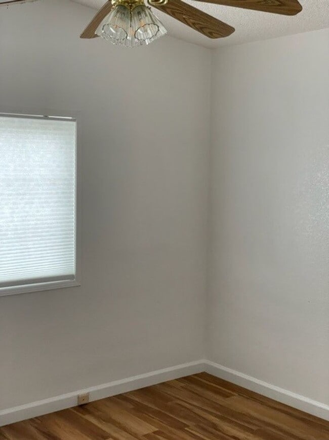 Building Photo - 273 Miriam Way