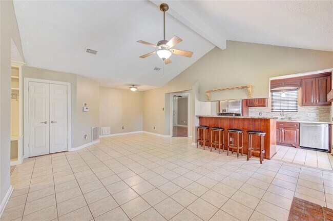 Building Photo - 4705 Dogwood Dr
