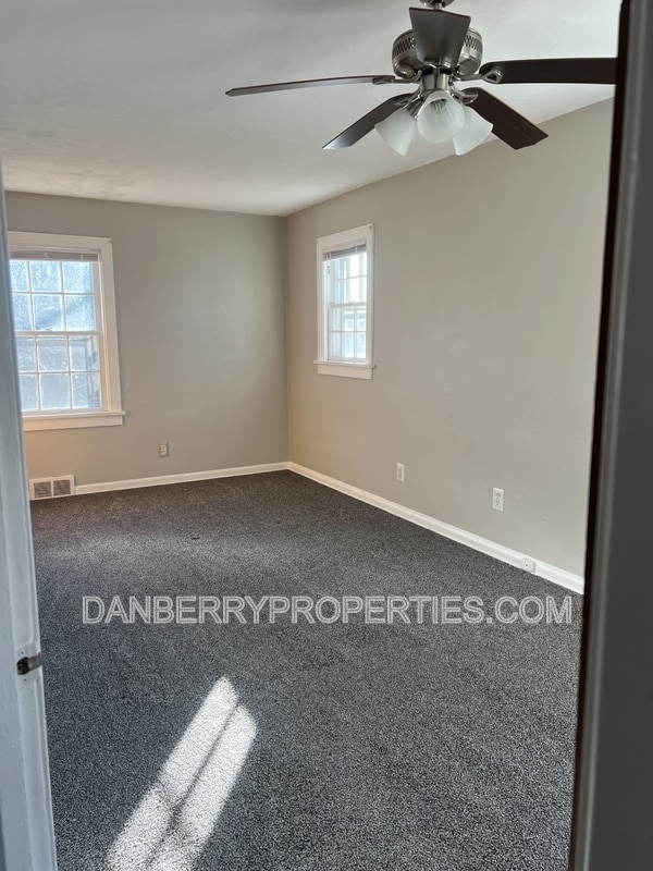 Building Photo - 4621 S Detroit Ave