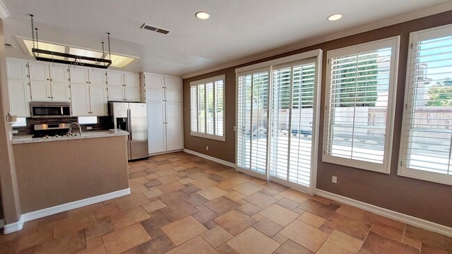 Building Photo - 1569 Avenida Guillermo