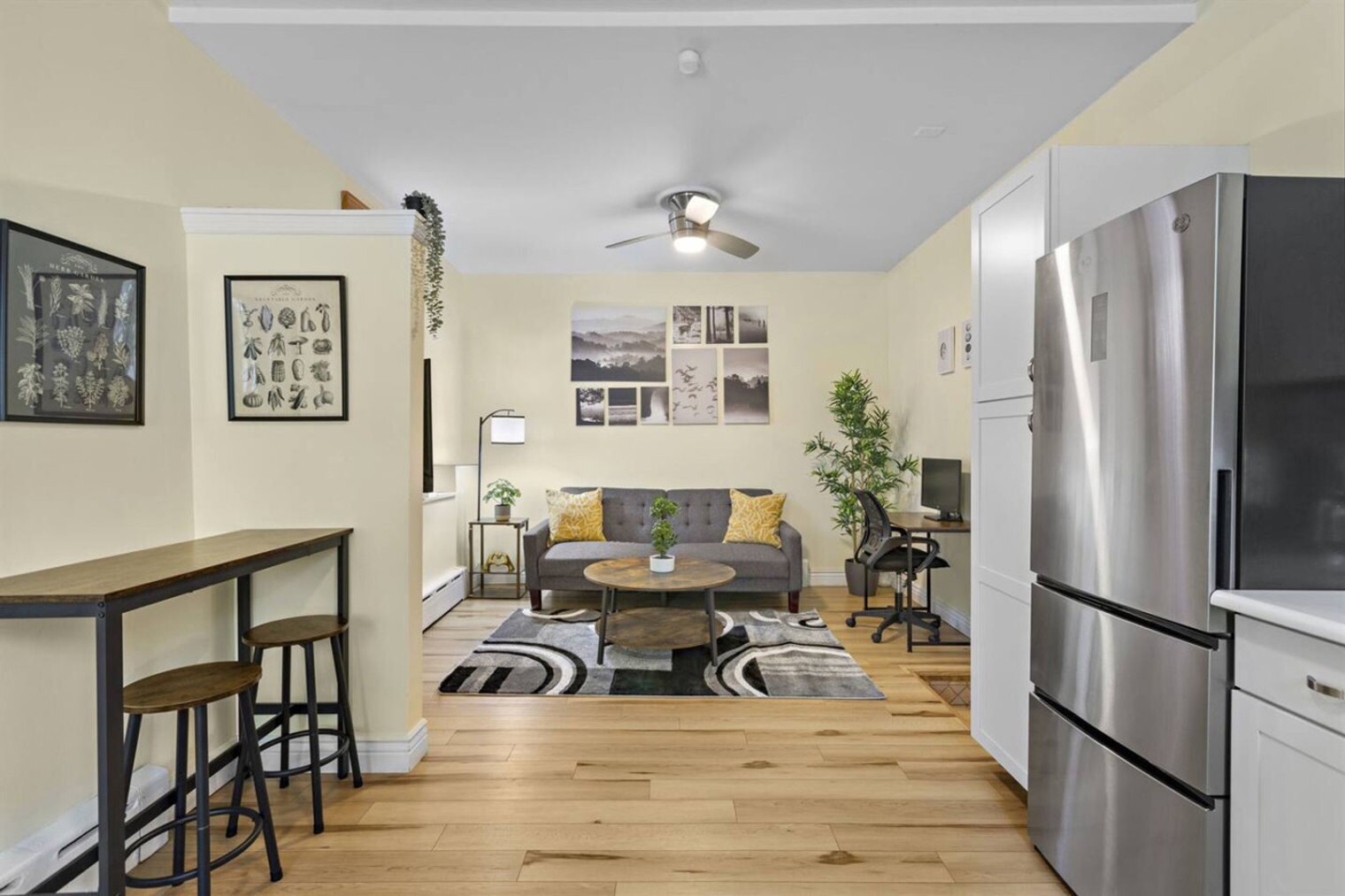 Building Photo - 137 W 15th St