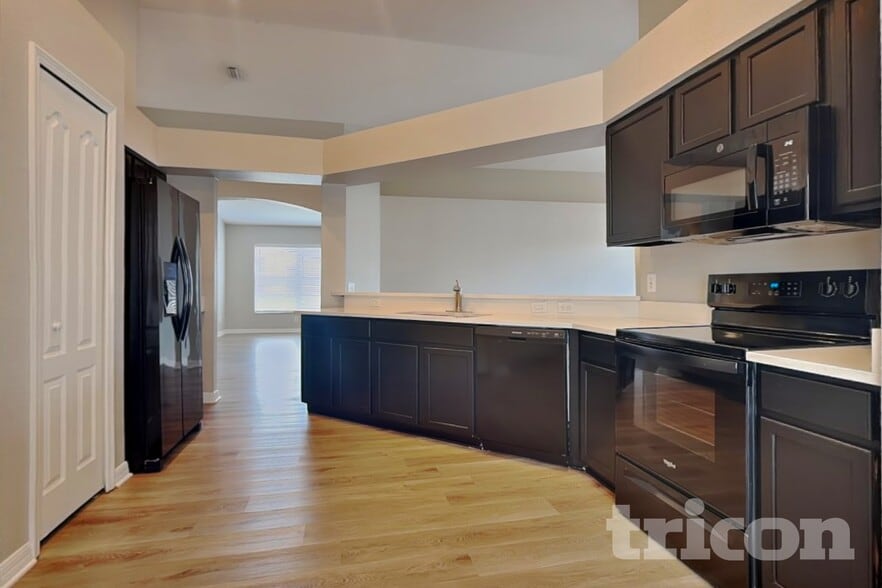 Building Photo - 31333 Heatherstone Dr