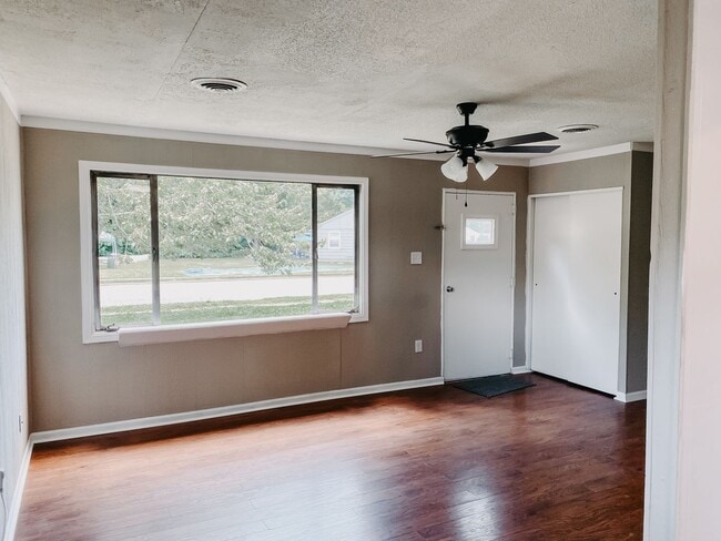 Building Photo - 3 Bdrm 1 Bath in Millington