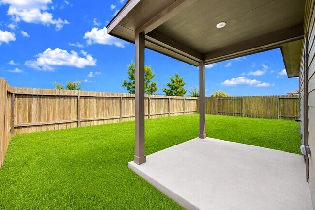 Building Photo - 14469 Sugar Pines Dr
