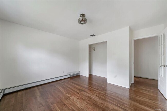 Building Photo - 138 Barnes Rd