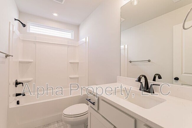 Building Photo - 131 Battery Creek Dr