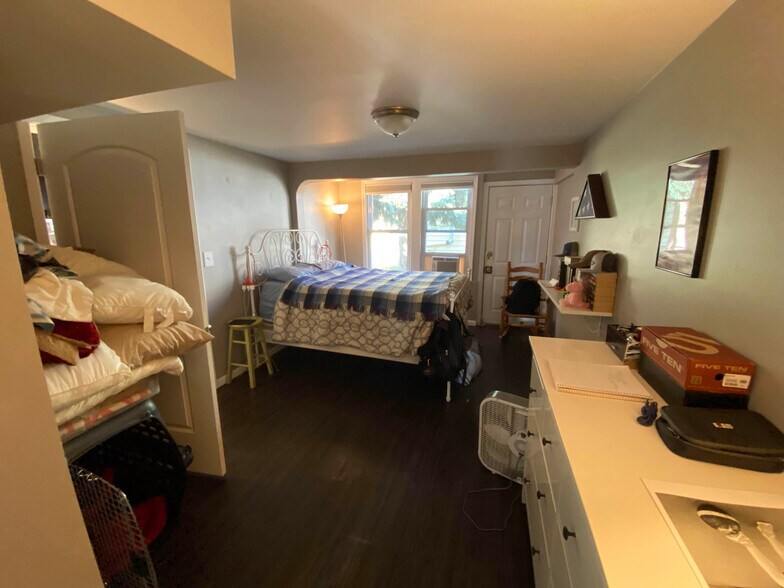 Master Bedroom - 3813 N Bernard St