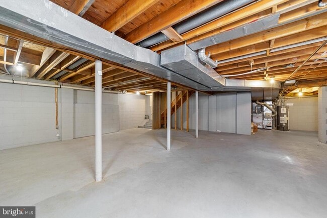 Building Photo - 53 Perilli Dr