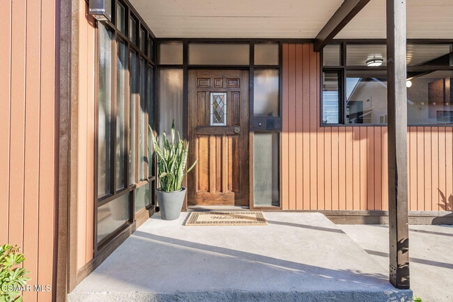 Building Photo - 1411 Ojai Rd