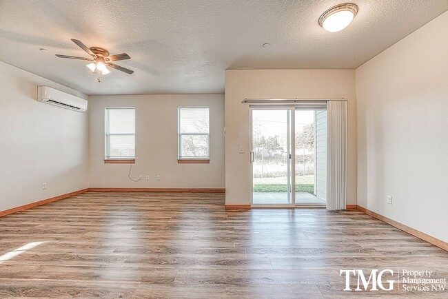 Building Photo - 3251 Lewis Ln