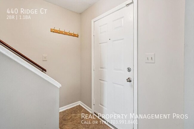 Building Photo - 440 Ridge Ct