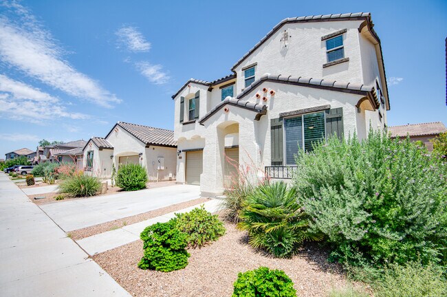 Building Photo - 12038 W Briles Rd