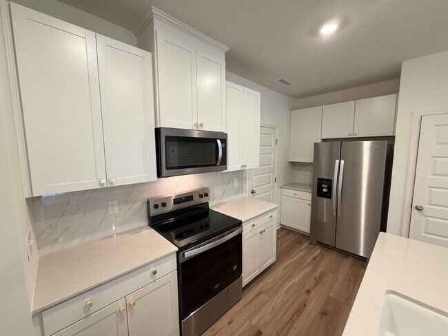 Building Photo - Mebane / Townhouse