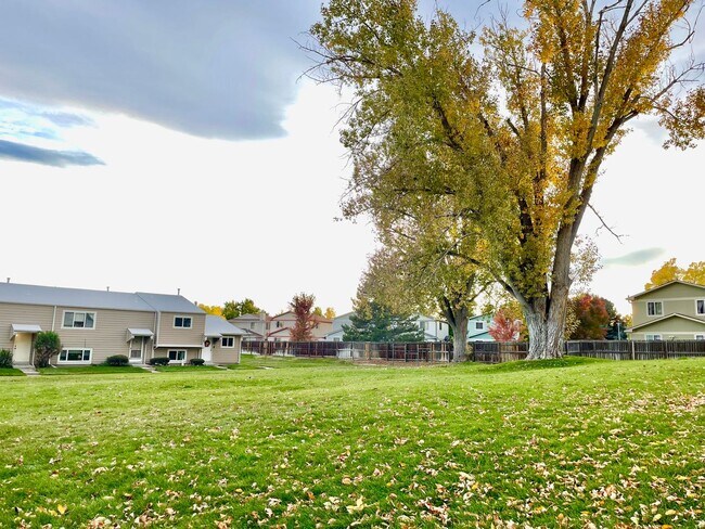 Building Photo - 5731 W 92nd Ave