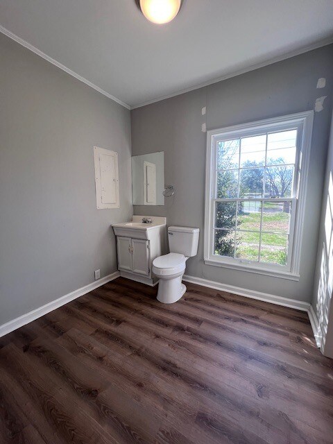 Building Photo - 832 Craig St