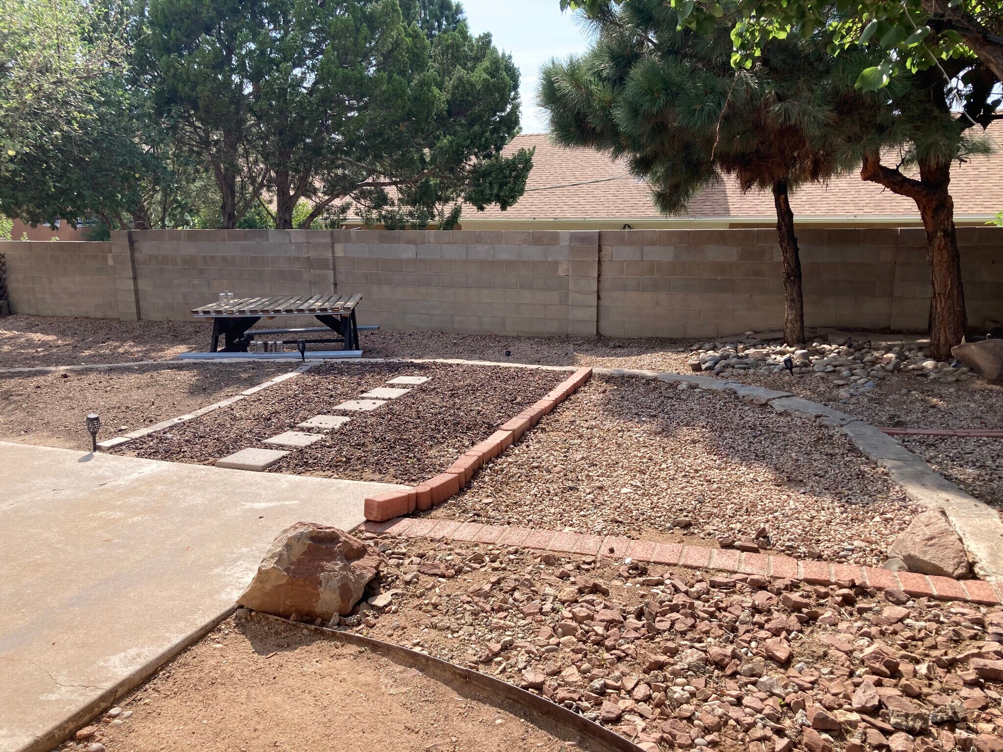 Building Photo - 5501 Vista Sandia NE