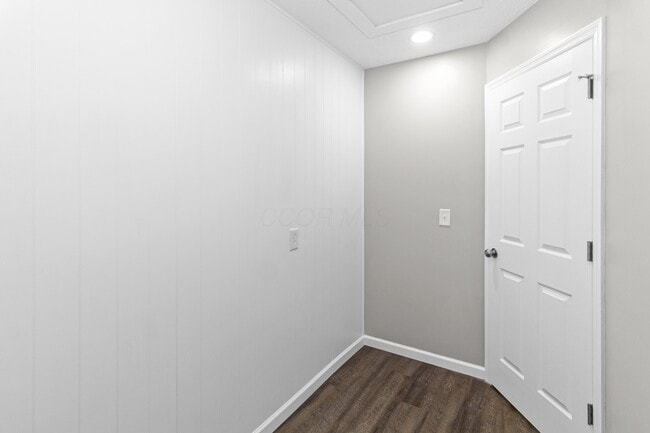 Building Photo - 261 Sunset Dr S