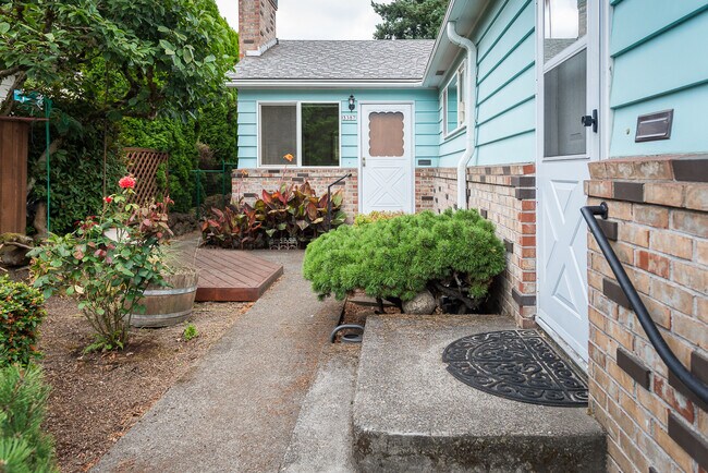 Building Photo - 3387 SE 10th Ave