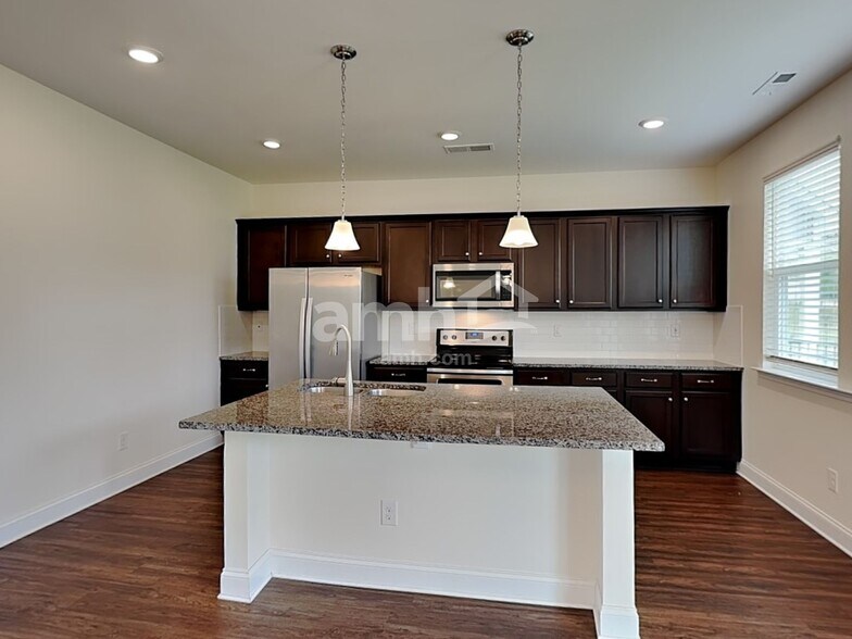 Building Photo - 156 Havenbrook Dr