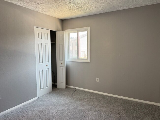 Building Photo - 359 Greenland Dr