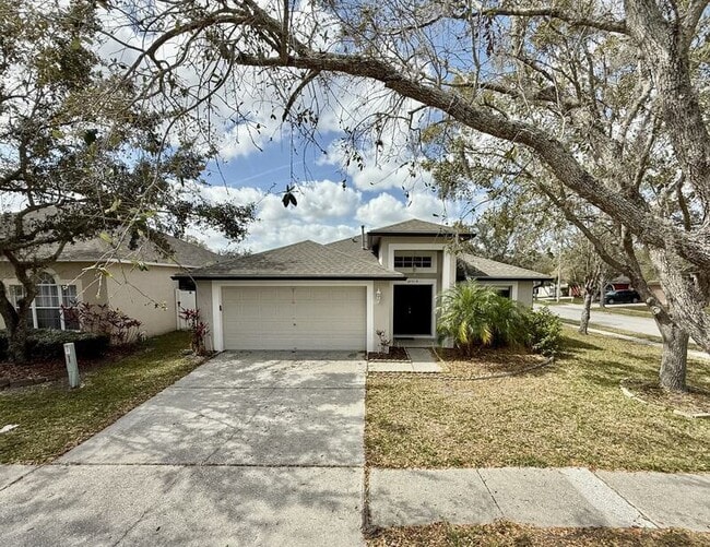 Building Photo - 27519 Sky Lake Cir
