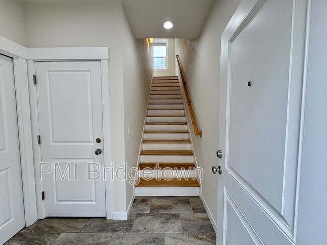 Building Photo - 8804 N Edison St