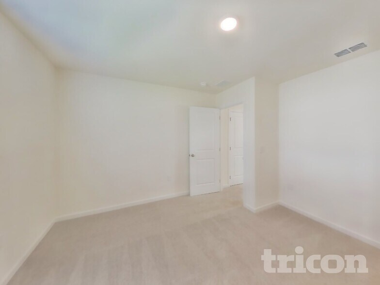 Building Photo - 1066 Large Poppy Dr