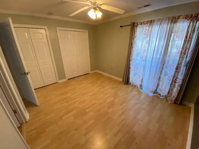 Building Photo - Charming 2-Bedroom Townhome in Glades Community!