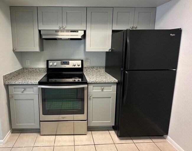 Building Photo - 2120 El Paseo St