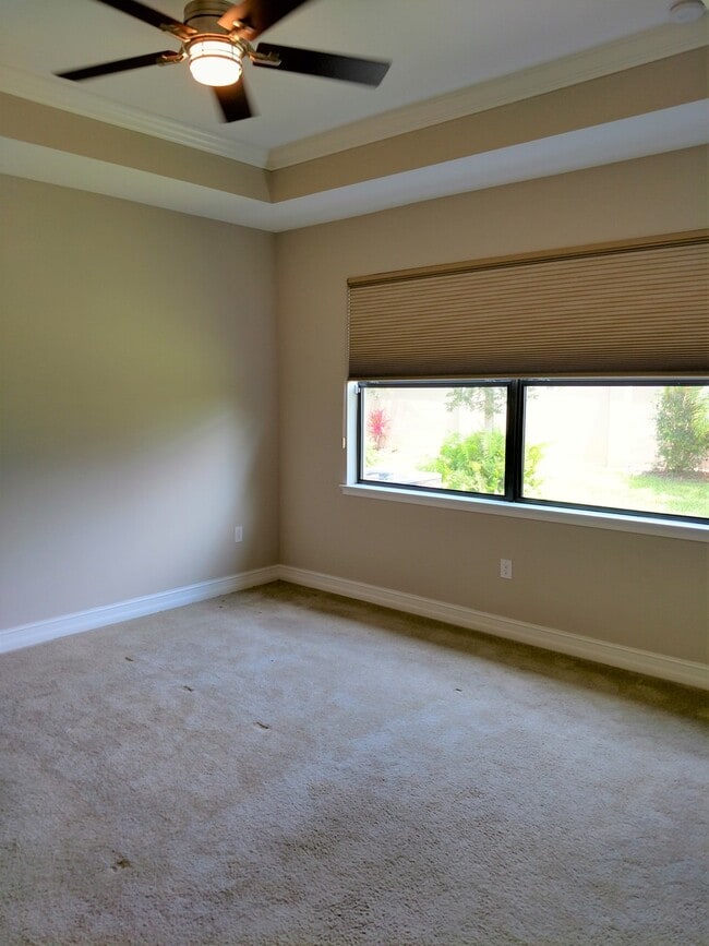 Building Photo - Unfurnished Annual Rental - Lovely 3 Bedroom Home in Calusa Park. Nicely upgraded and Pet Friendly